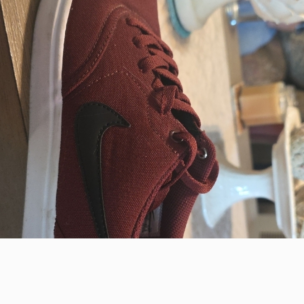 Nike Men's Athletic Shoes in Red and Black